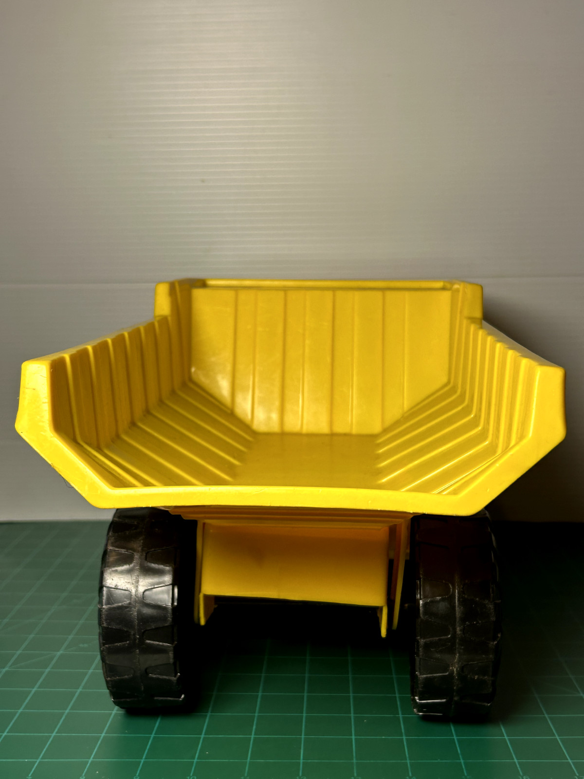 1989 Vintage Mighty Cat Dump Truck Toy Construction Vehicle