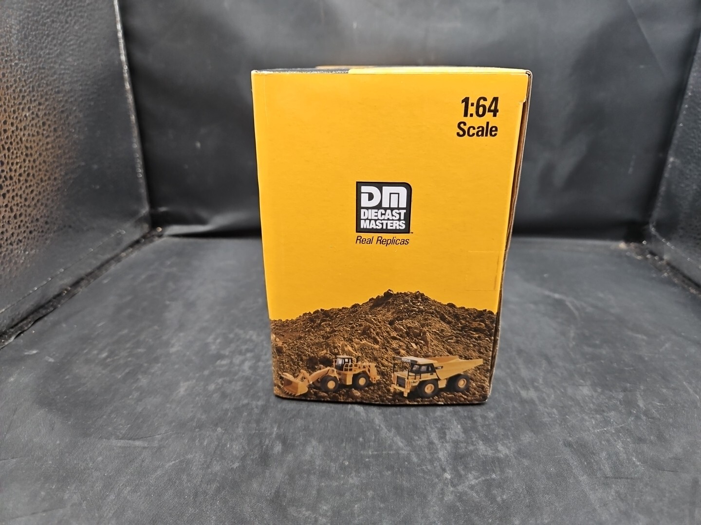 CAT Caterpillar 988H Wheel Loader 1:64 Diecast Model – Diecast Masters – 85698B