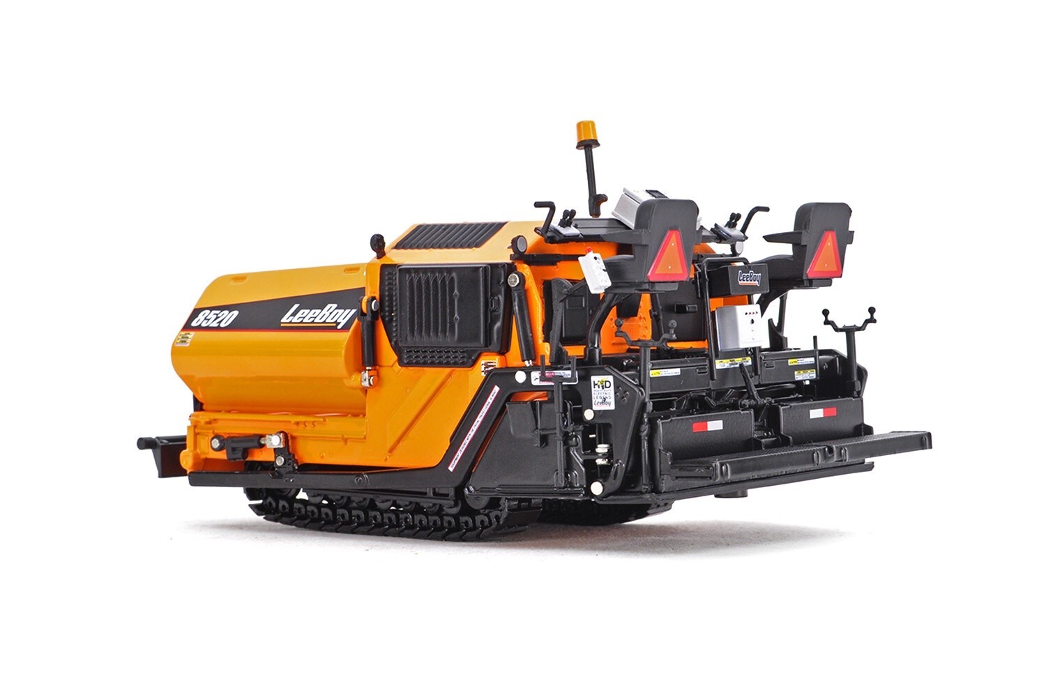LeeBoy 8520 Asphalt Paver – Diecast Masters 1:32 Scale Diecast Model #41004 New