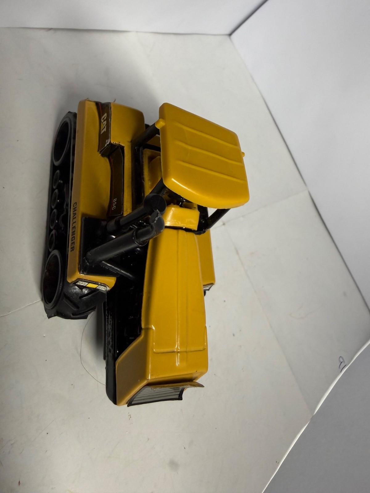 1995 Ertl Road Construction Caterpillar Challenger Tractor 85C Die cast 1/64