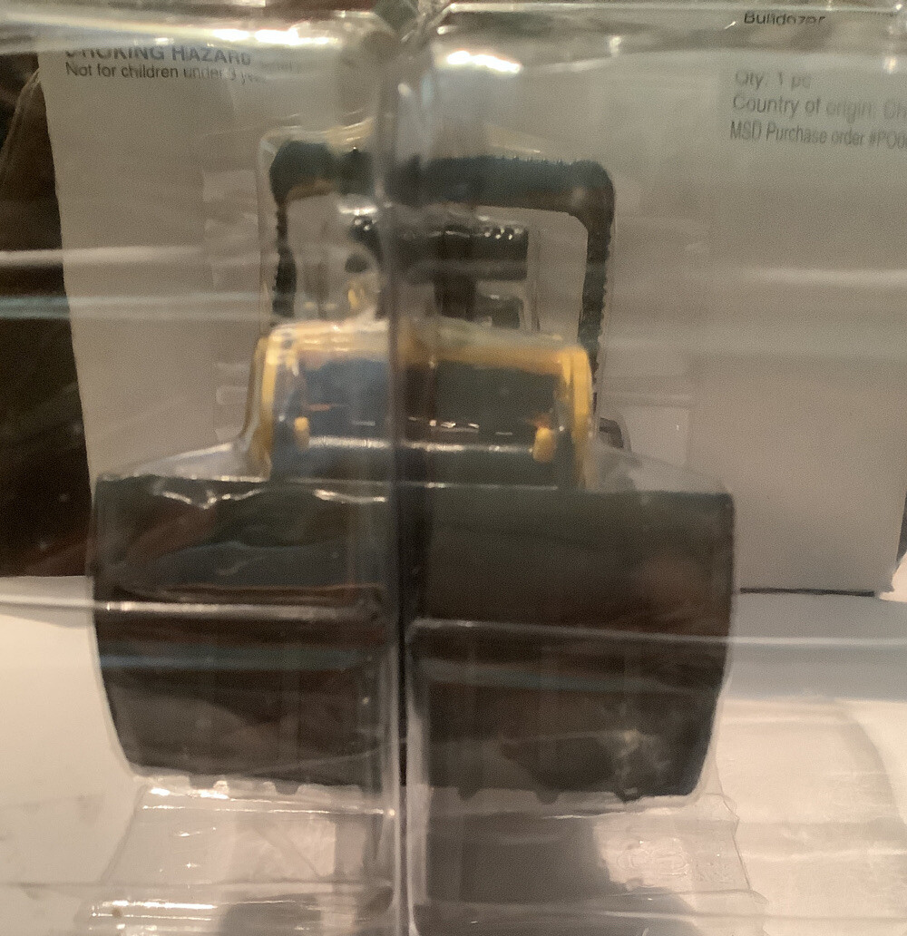 Maisto International Tonka bulldozer new in original box item # 762898