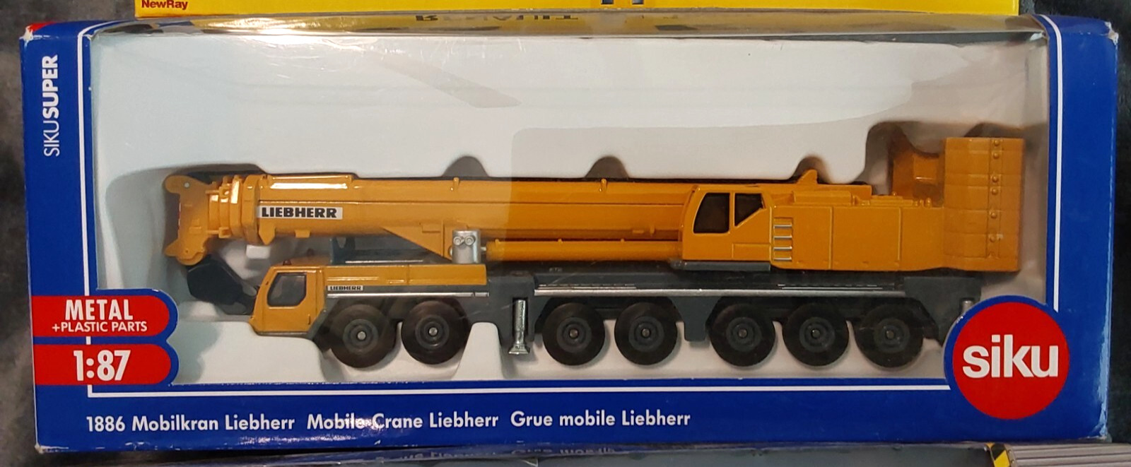 Siku 1886 Liebherr Mobile Crane with Renault truck and KDW Concrete pump truck