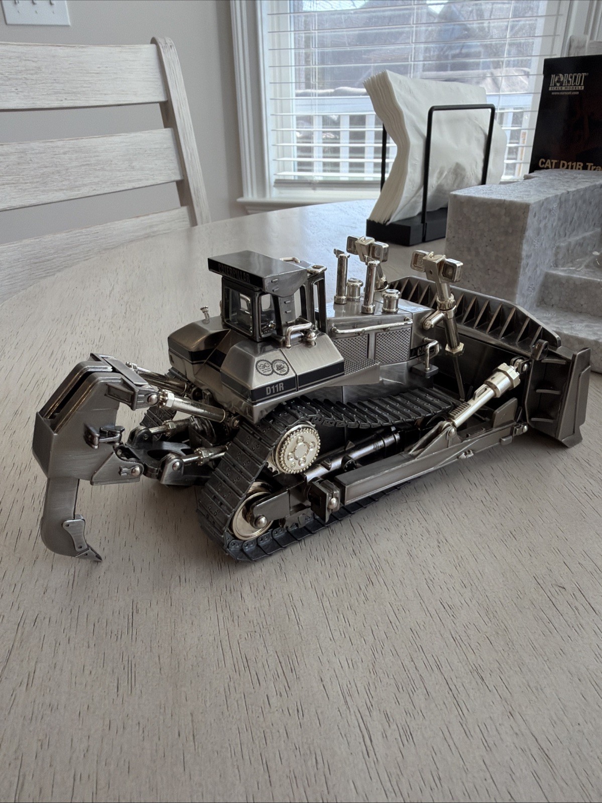 1:50 CAT D11R Track Type Tractor With Metal Tracks Norscot