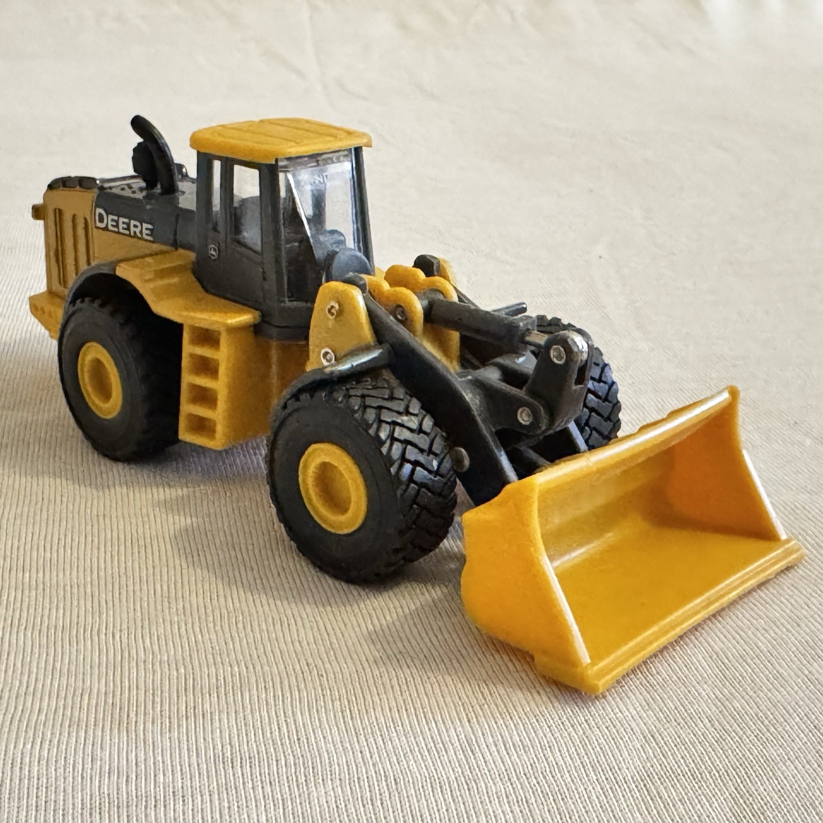 Lot Of 2 ERTL Tomy John Deere Komatsu Metal/Plastic Heavy Equipment Loader Dozer