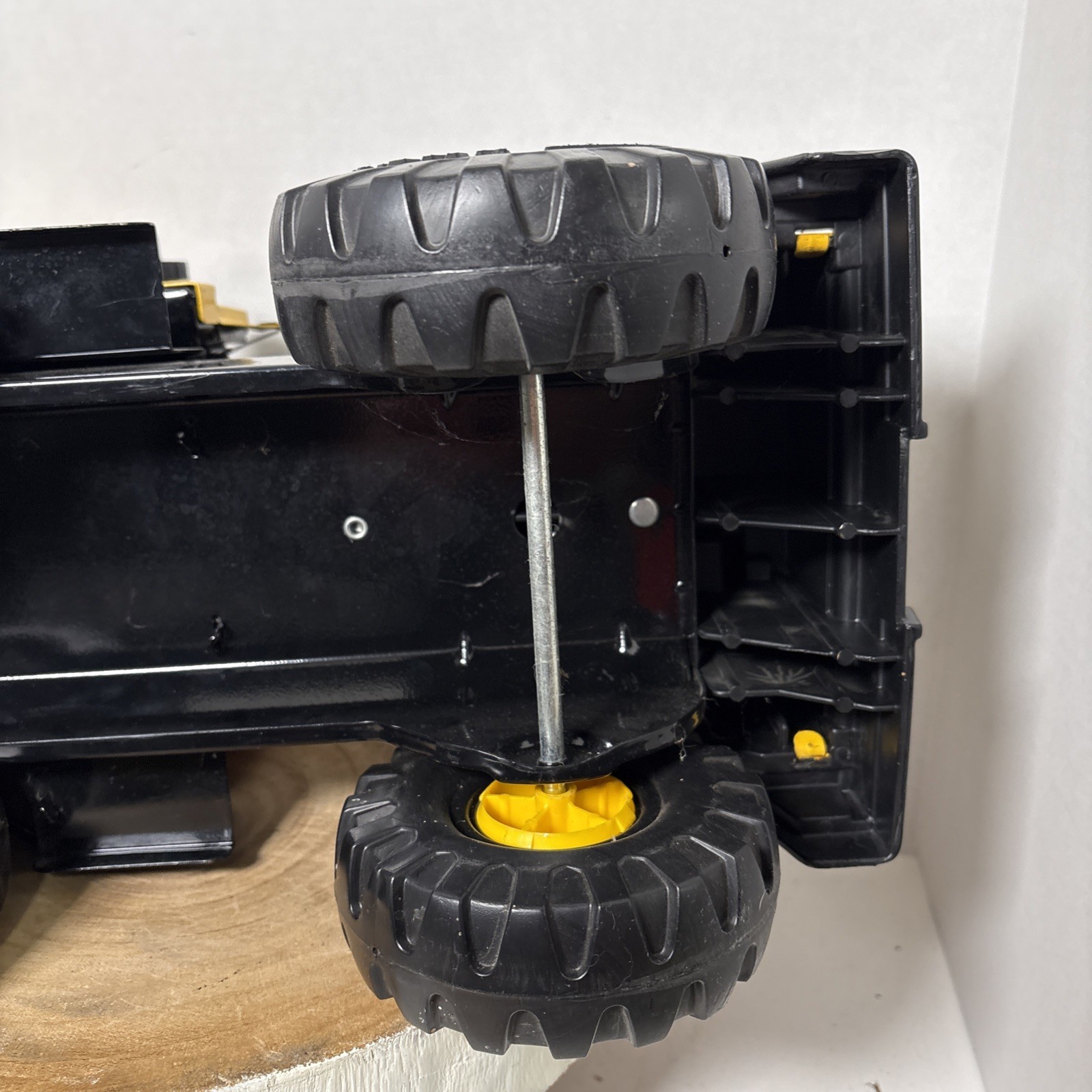 Vintage Die Cast Tonka Turbo Diesel XMB 975 Clam Bucket Crane Truck (No Bucket)