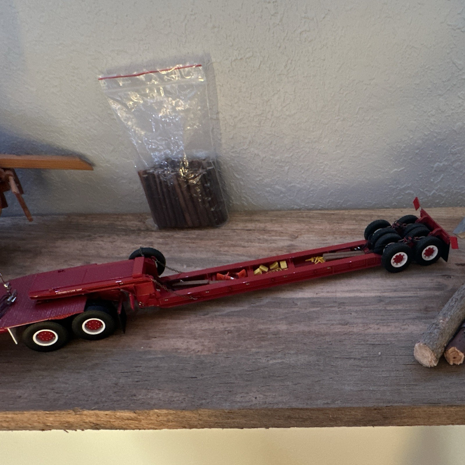 De Berardinis Heavy Haul Replicas 1:50 Axle Lowboy Trailer Red HHR200-1