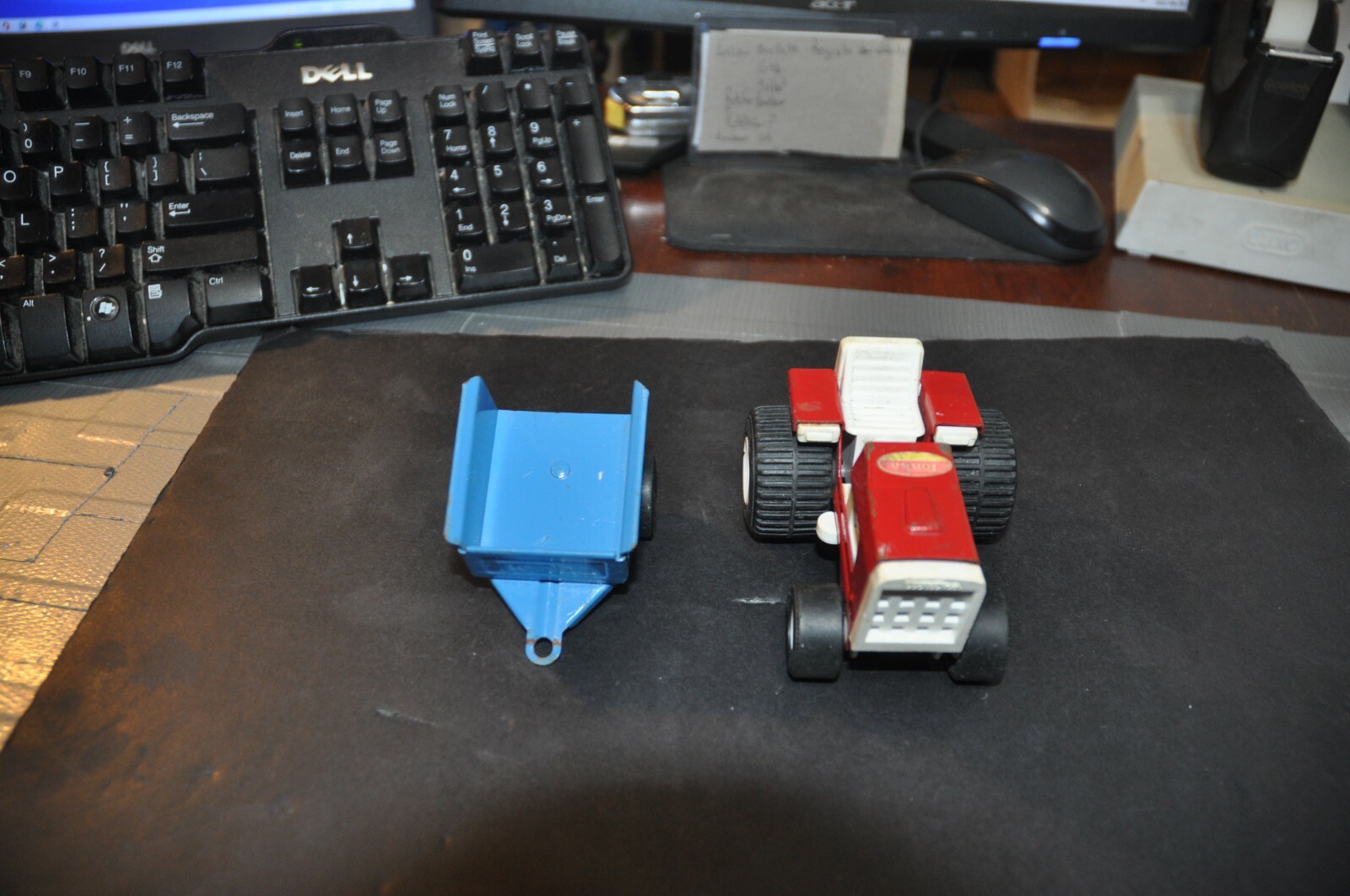 TONKA Mini LAWN TRACTOR & ATTACHED blue TRAILER/WAGON RED AND WHITE