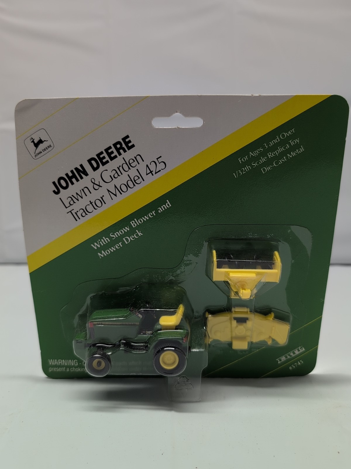 Ertl John Deere Model 425 Lawn & Garden Tractor w/Snow Blower & Deck #5745 1/32
