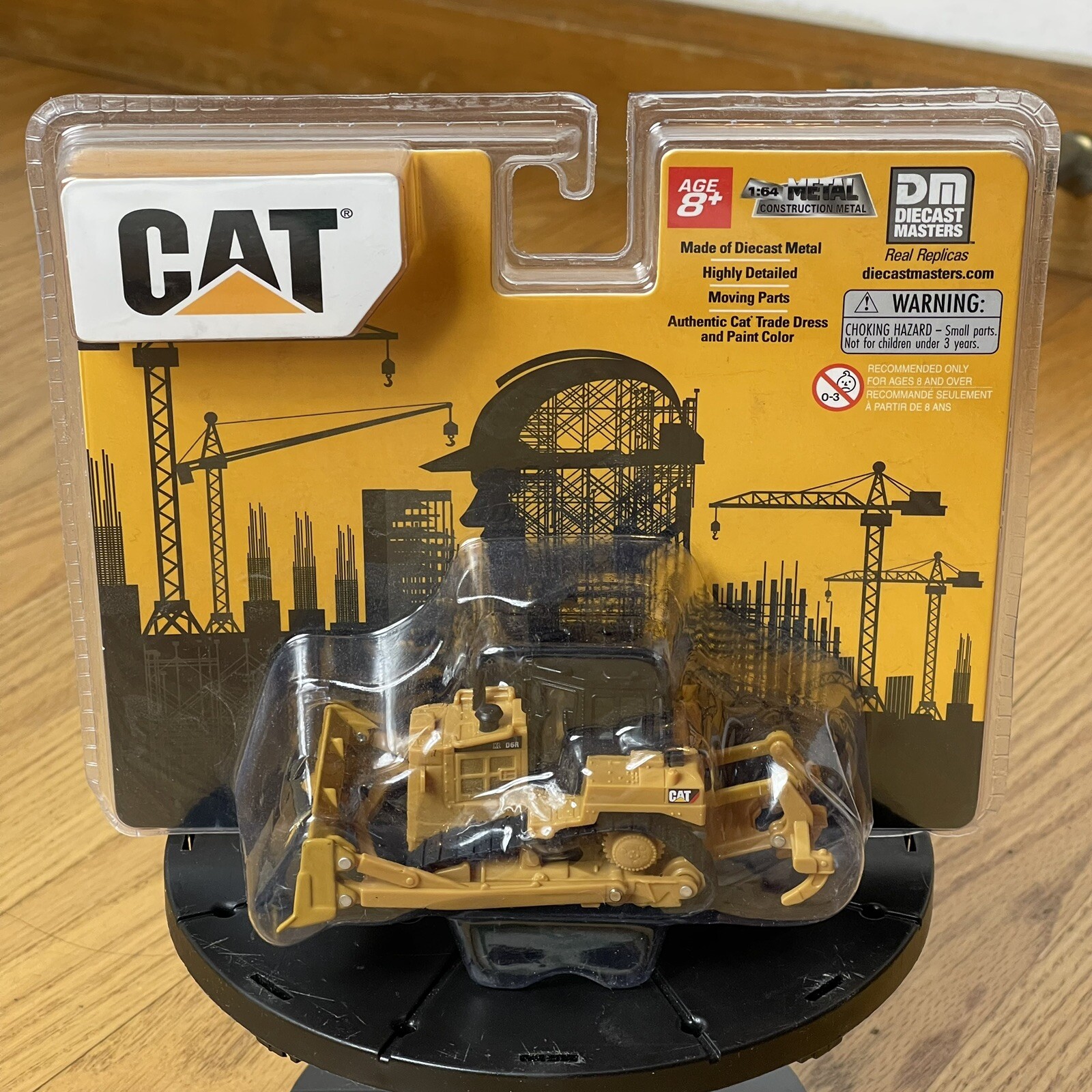 Diecast Masters – 1:64 Scale Cat D6R Track-Type Tractor (BBDM84645CS)