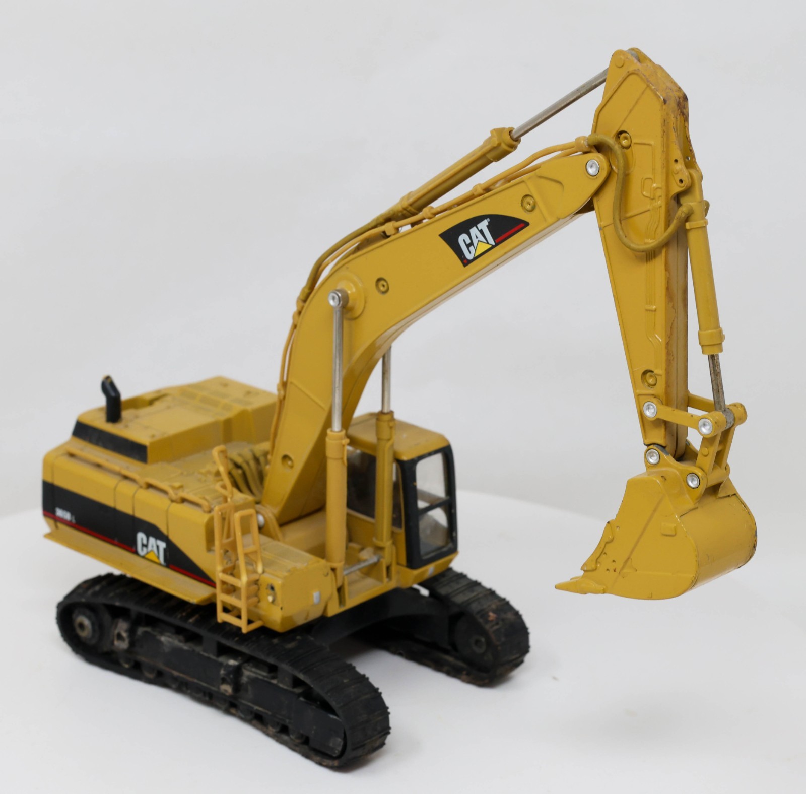 Preowned Norscot Caterpillar CAT 365BL Excavator Die-cast Model 1:50 Scale 55058