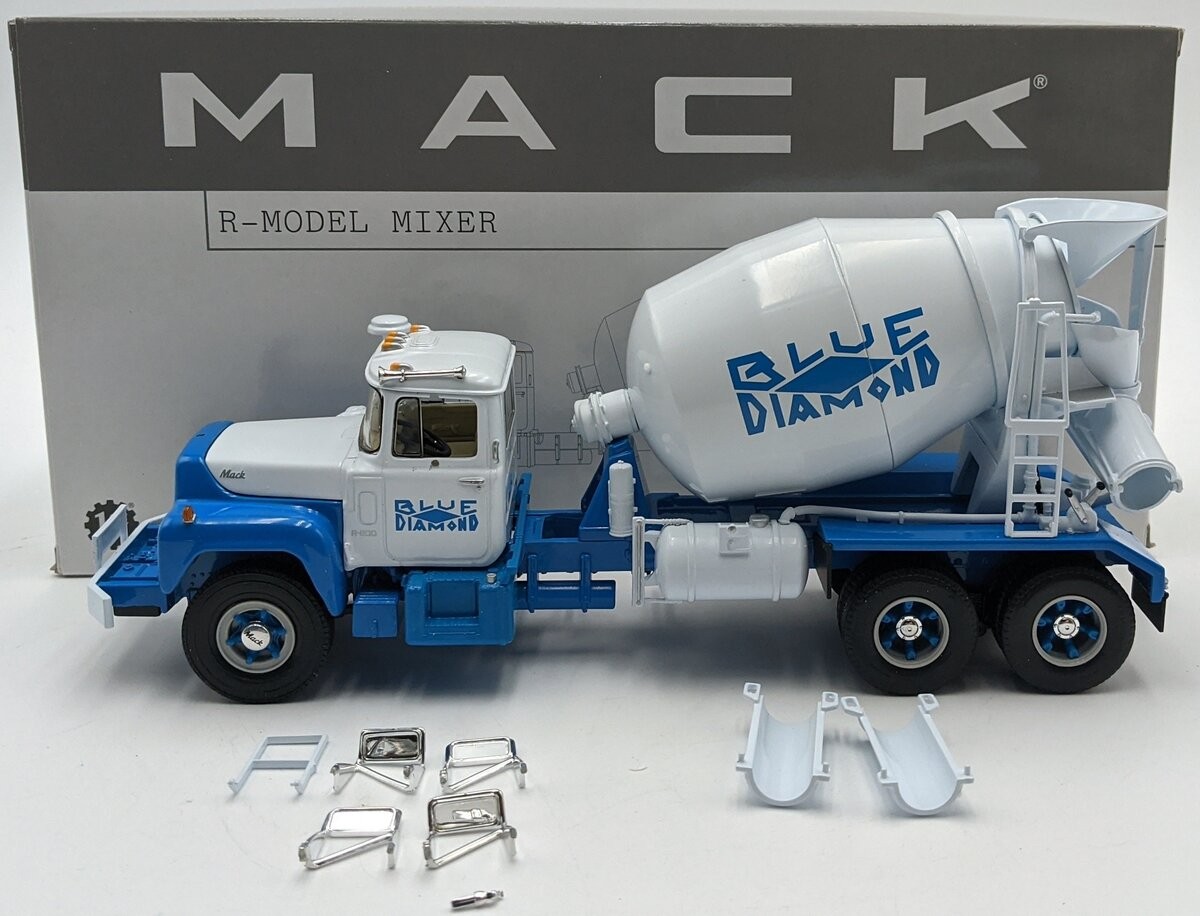 First Gear 19-2446 1:34 Mack R Model Mixer NIB
