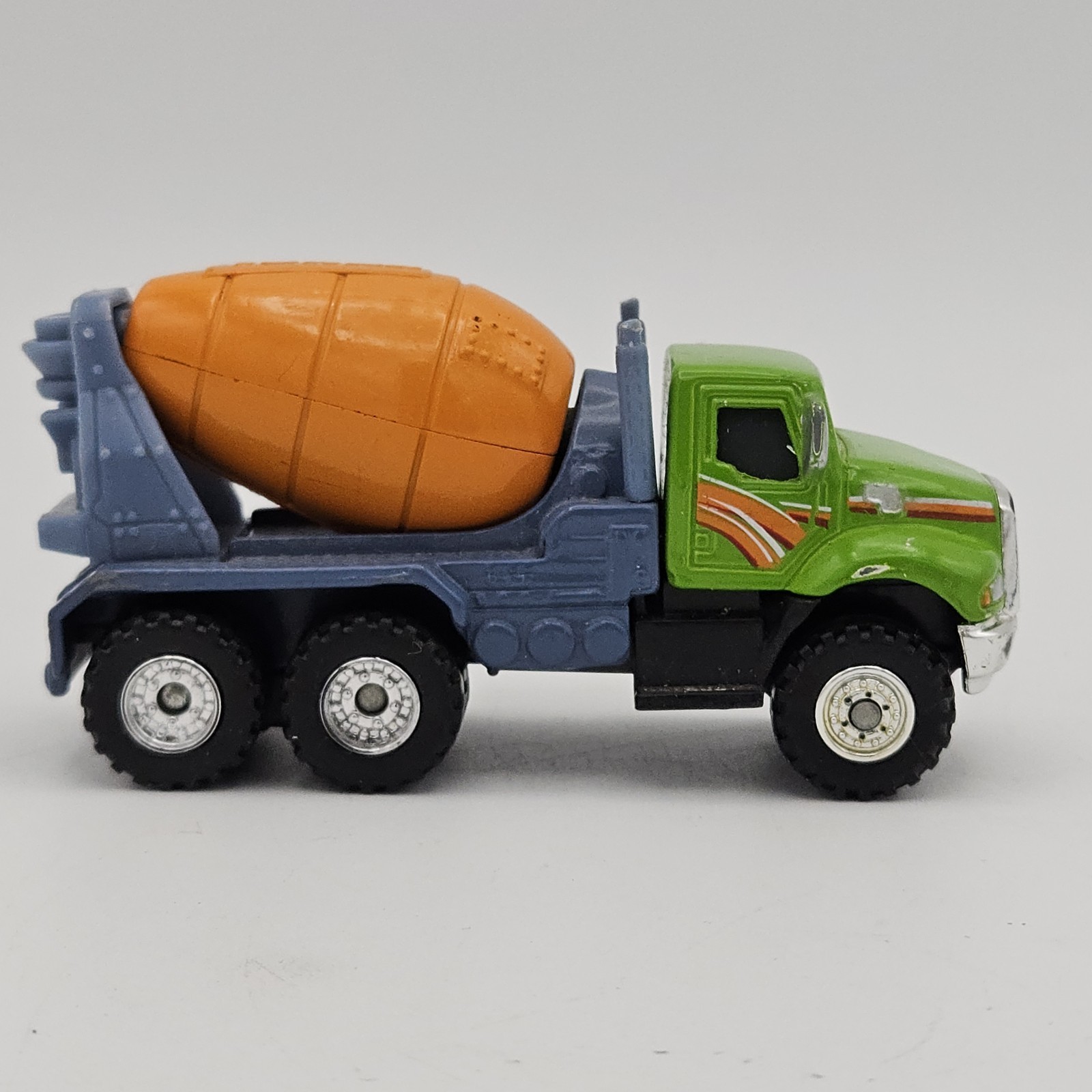 Hasbro Tonka Concrete Cement Truck Diecast #06404 2012 Green 1:53