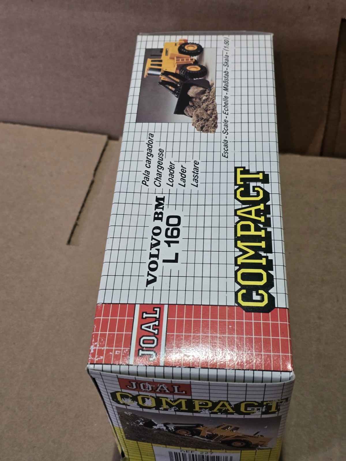 JOAL 227 Volvo BM L160 Wheel Loader 1:50 Scale