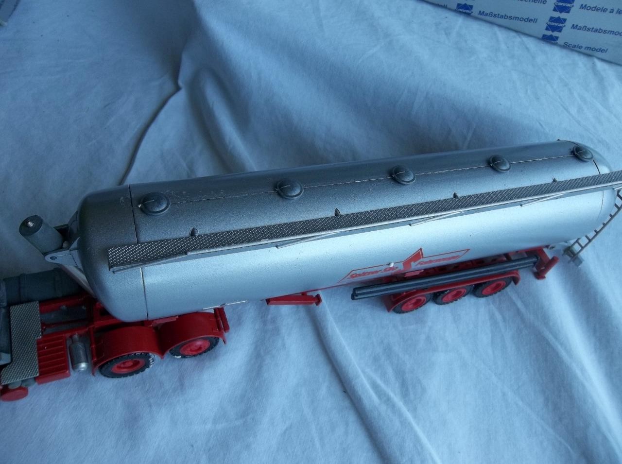 NIB Conrad 4315 Volvo F12 Truck w/Sattel SILO Bulk Tanker 1:50 scale Orig Box