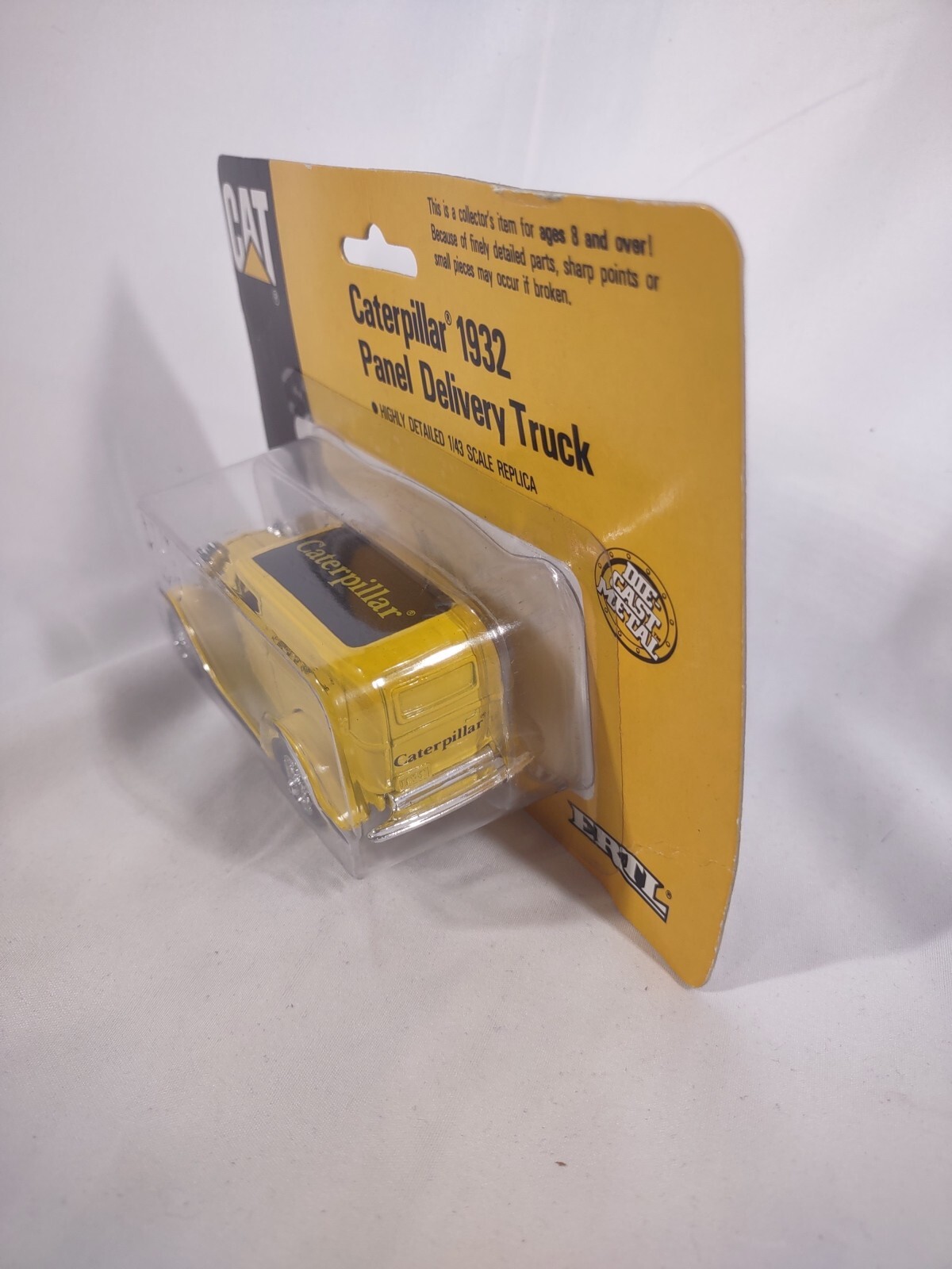 Ertl CAT Caterpillar 1932 Panel Delivery Truck 1:43 NIP NOS 1989