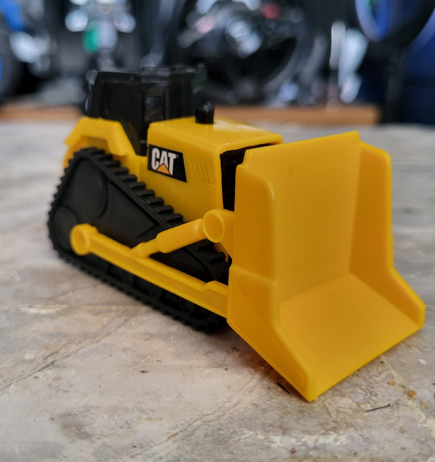 CAT Construction Toys, Little Machines Mega Set – 27+ Pieces