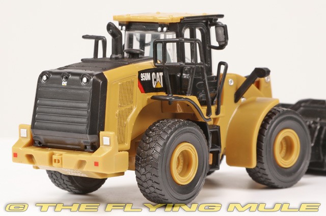 Diecast Masters 1:64 950M Wheel Loader