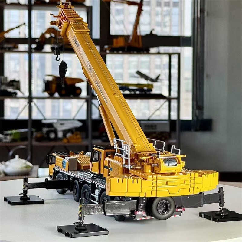 1:50 XGMC XCA260L8 260 Two-cab 5-axle Alloy Crane Model XCMG All-terrain Crane