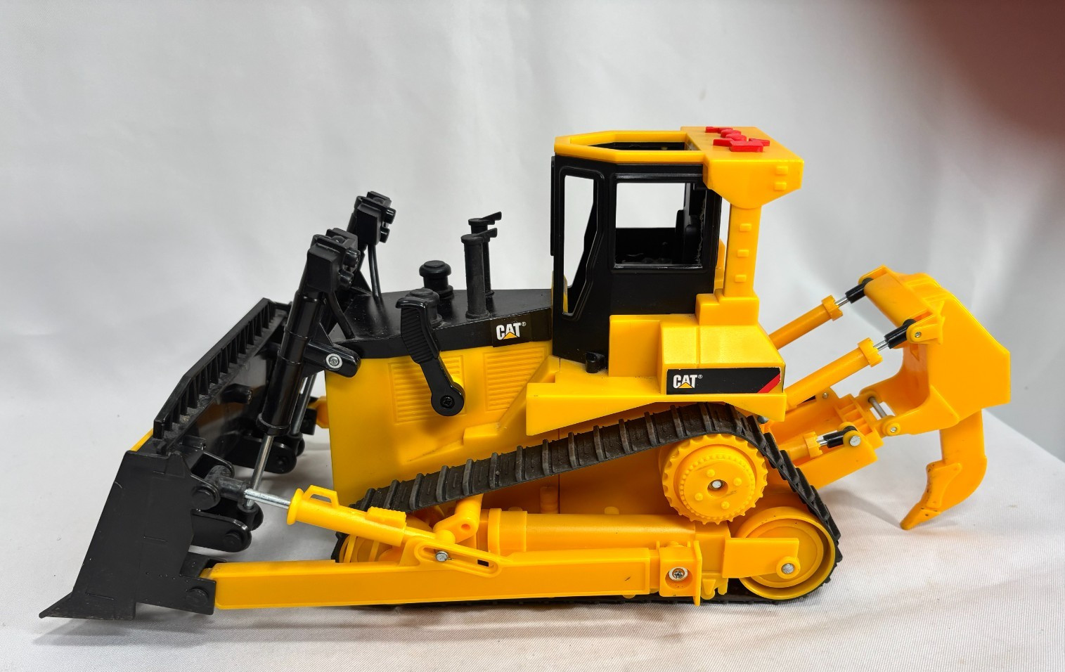 1995 Toy State Industrial Ltd Cat BULLDOZER TRACTOR Backhoe w/Sounds & Fibrates