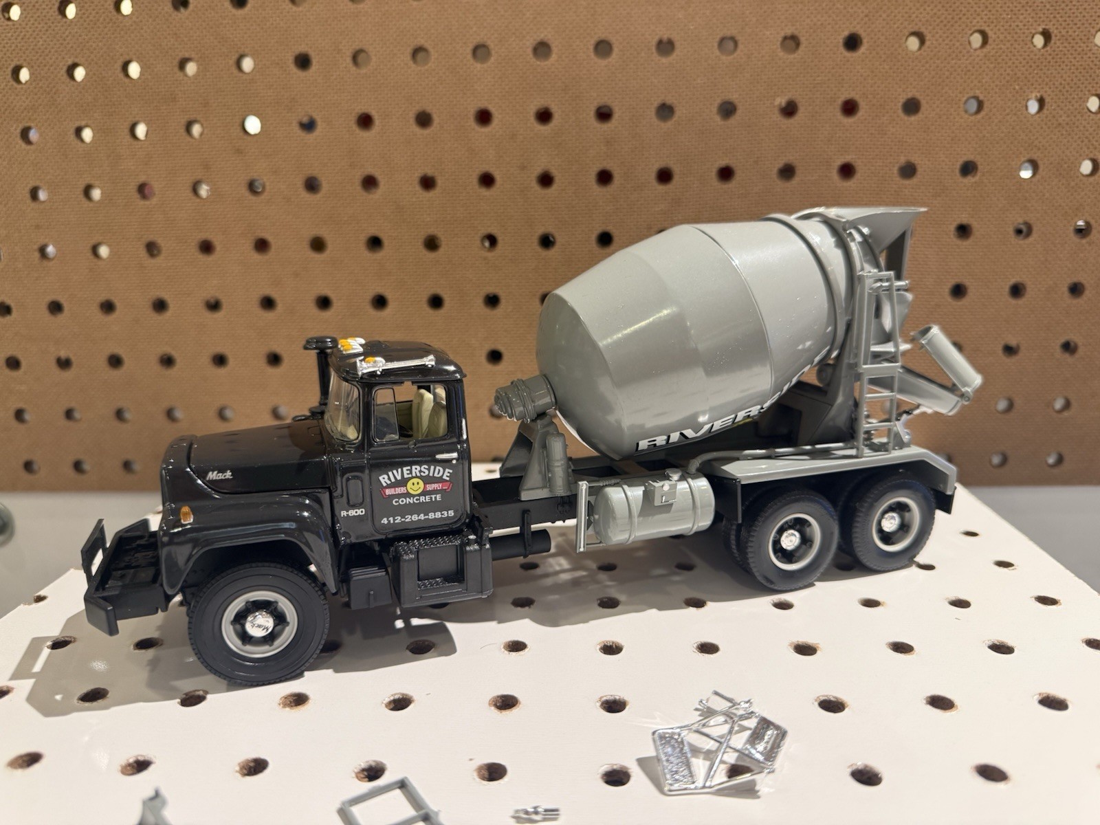 1st First Gear 1/34 Mack R Model Mixer Truck Riverside 19-2331