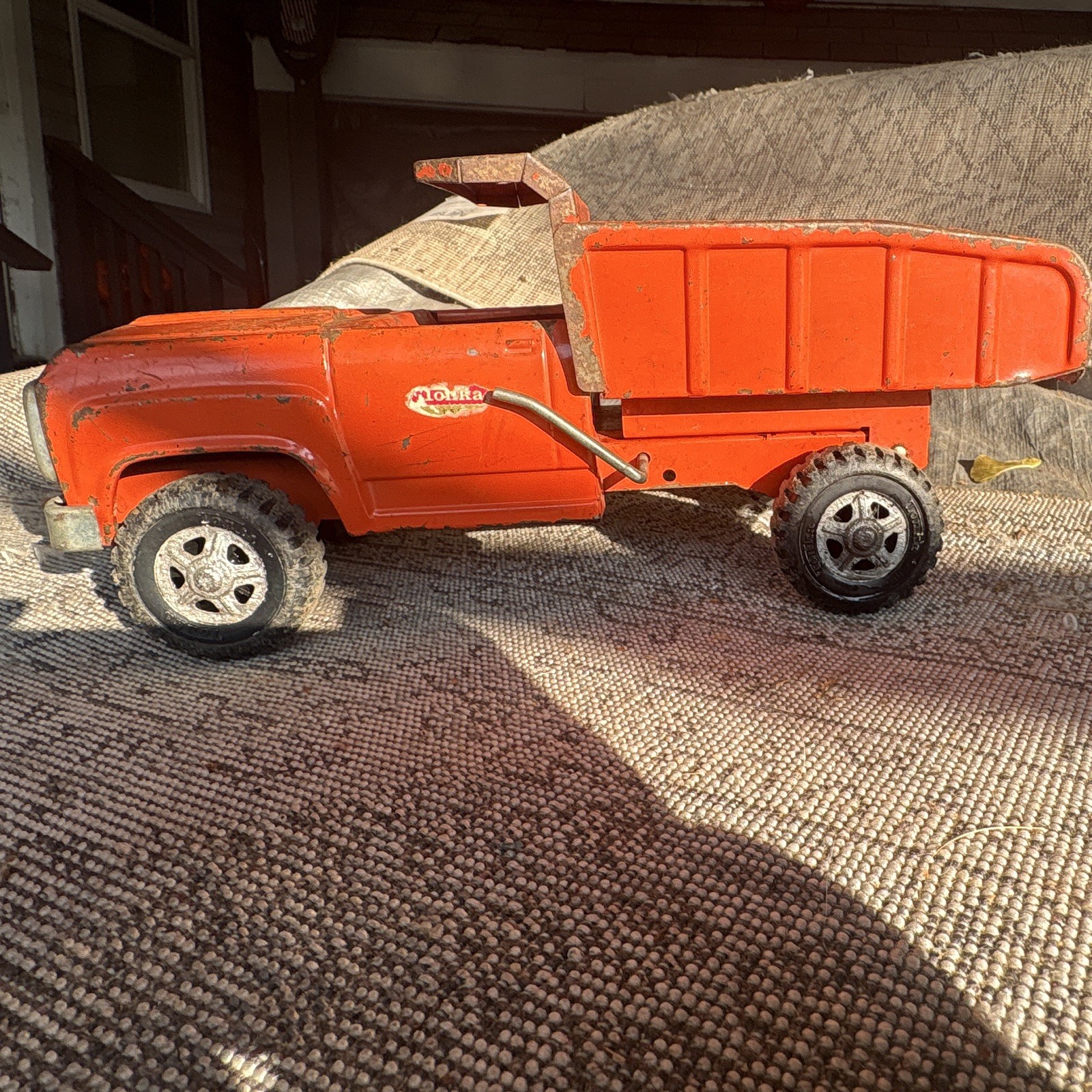 Vintage 70s Tonka Dump Truck Orange missing cab roof parts