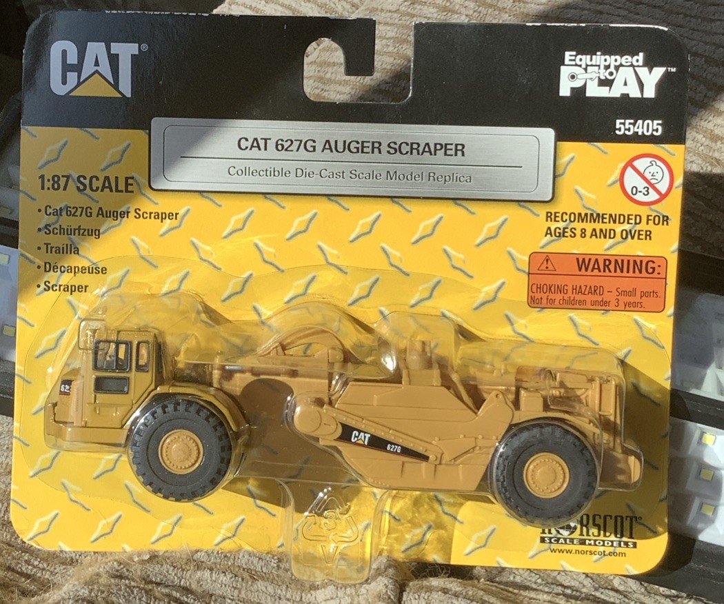 NORSCOT CAT 627G AUGER SCRAPER 1:87 Diecast Collectible # 55405