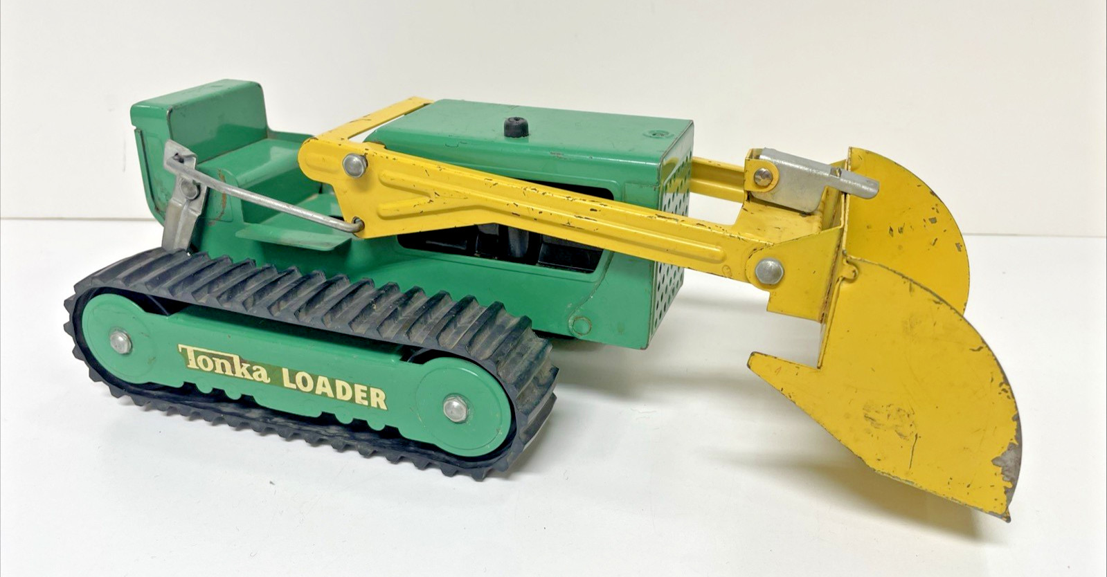 Vintage Tonka Front End Loader Green & Yellow 5” x 12”