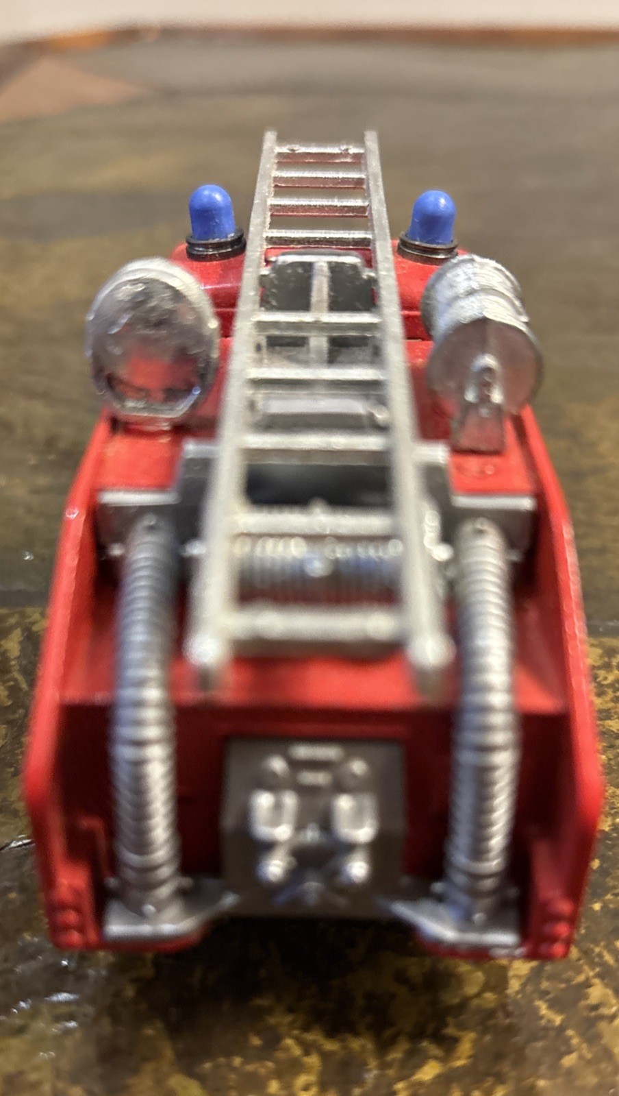 VINTAGE DINKY TOYS DIE-CAST 109 WB LAND ROVER FIRE SERVICES + LADDER 4.5″ LONG