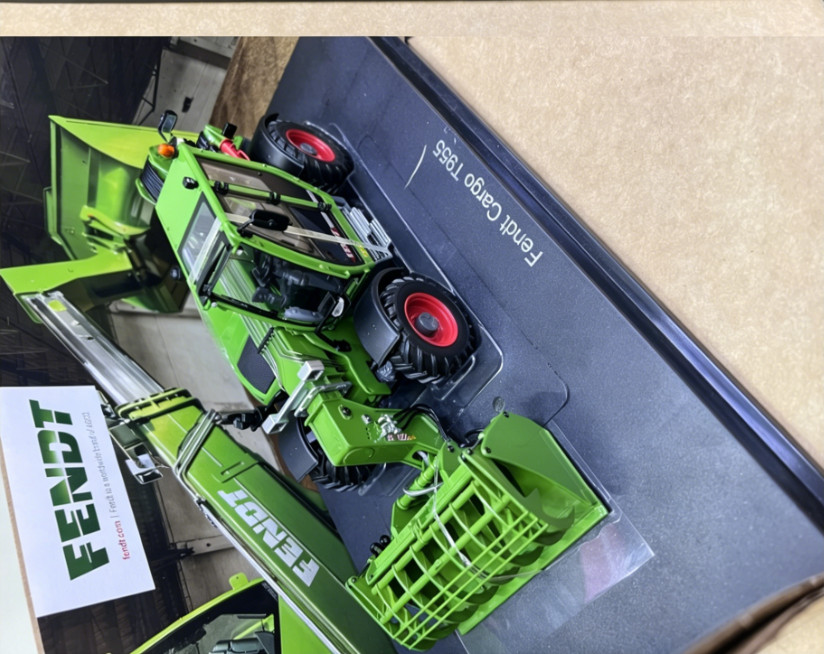 1:32 UH FENDT CARGO T955 Wheel Loader & Forklift Construct Machine Diecast Model