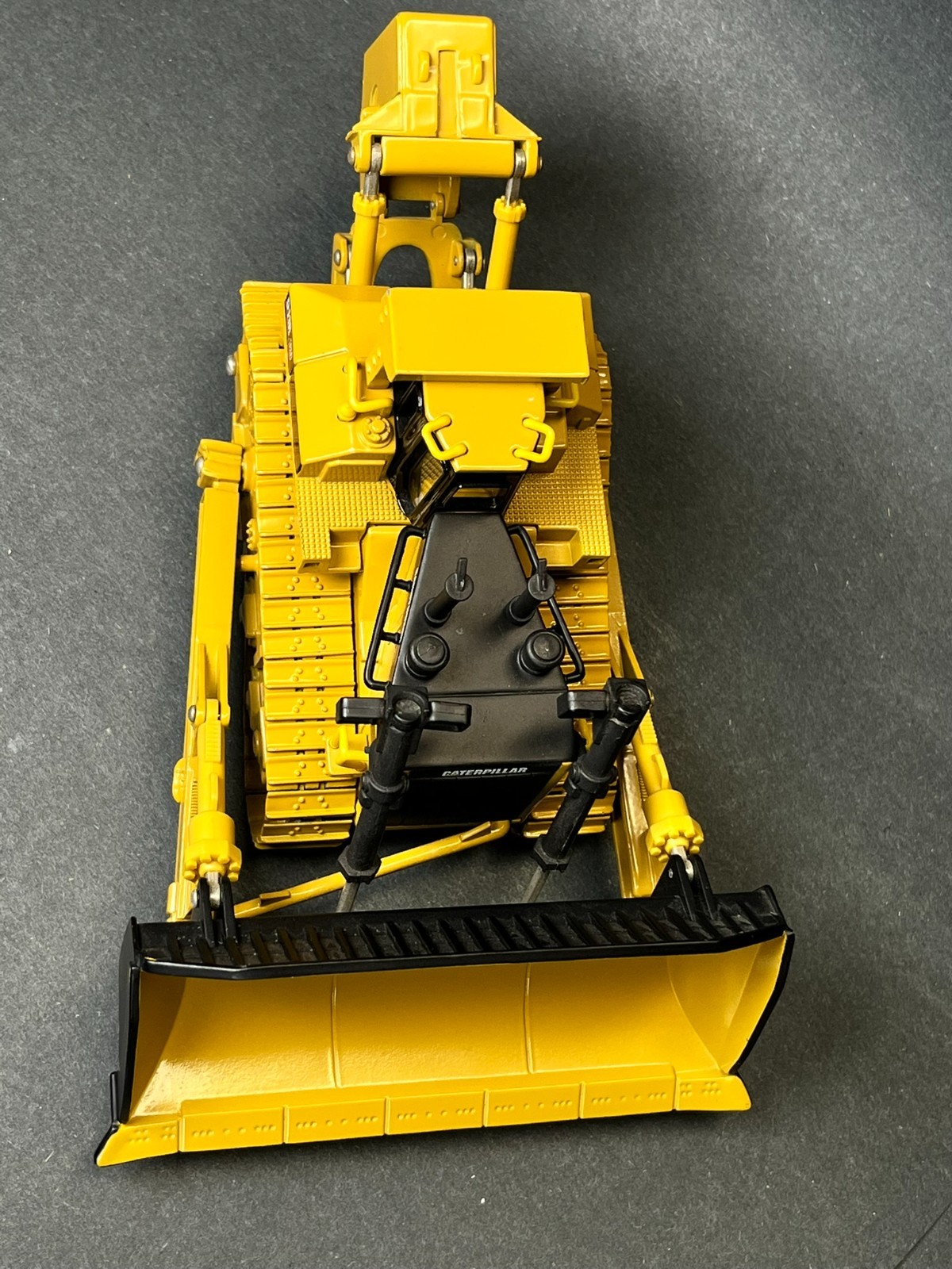 Norscot CAT D11R Carrydozer Track Tractor 1:50 #55070 Metal Tracks Ripper NIB