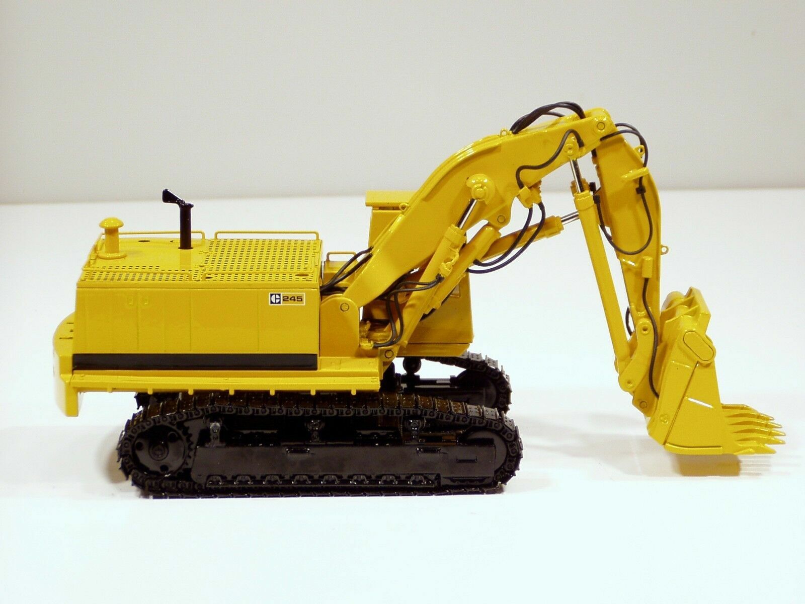 CCM Cat (Caterpillar) 245 Front Shovel; “Mass Excavator” in 1:48 Scale