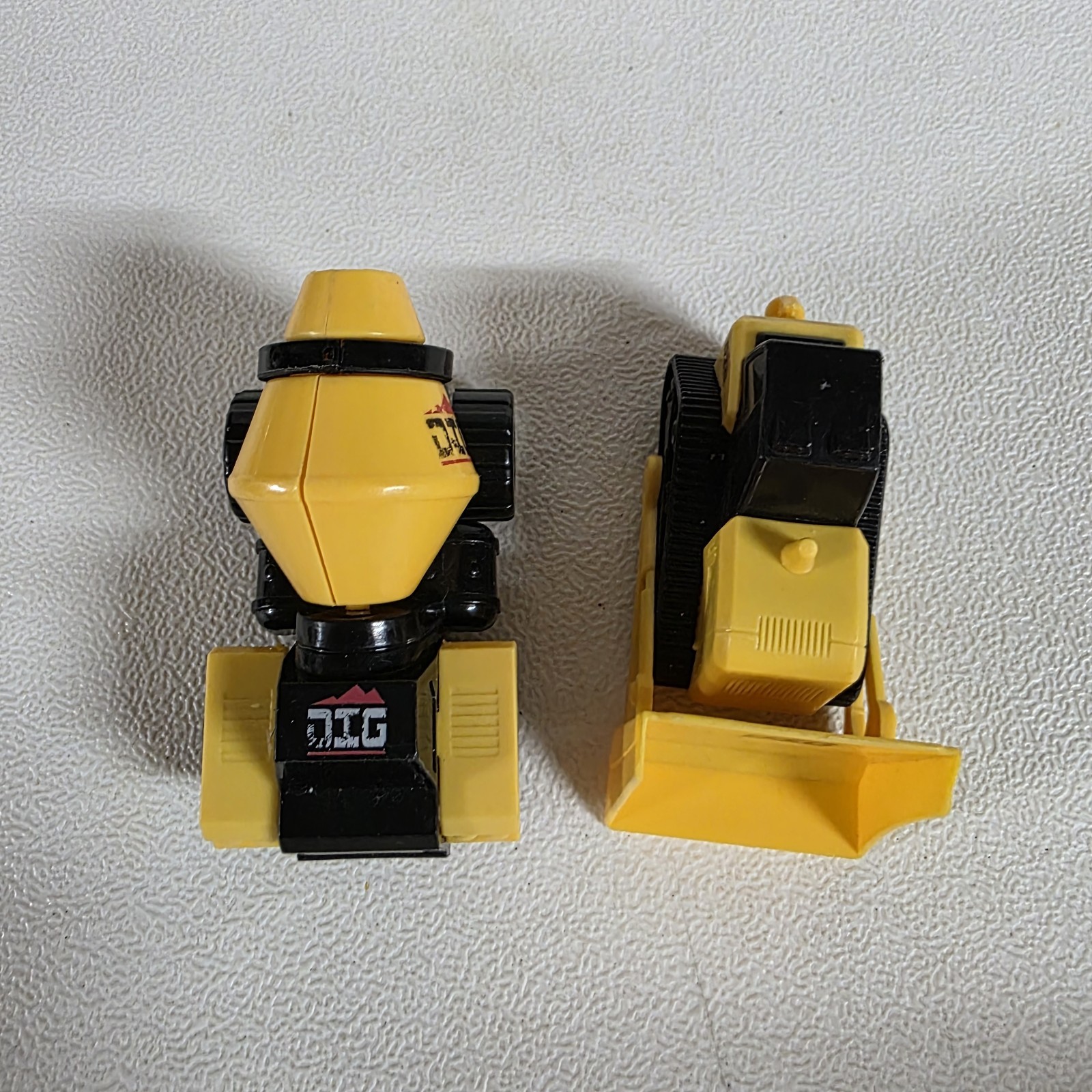 Maxx Action Construction Series Bulldozer and Cement Truck Plastic DIG lot of 2