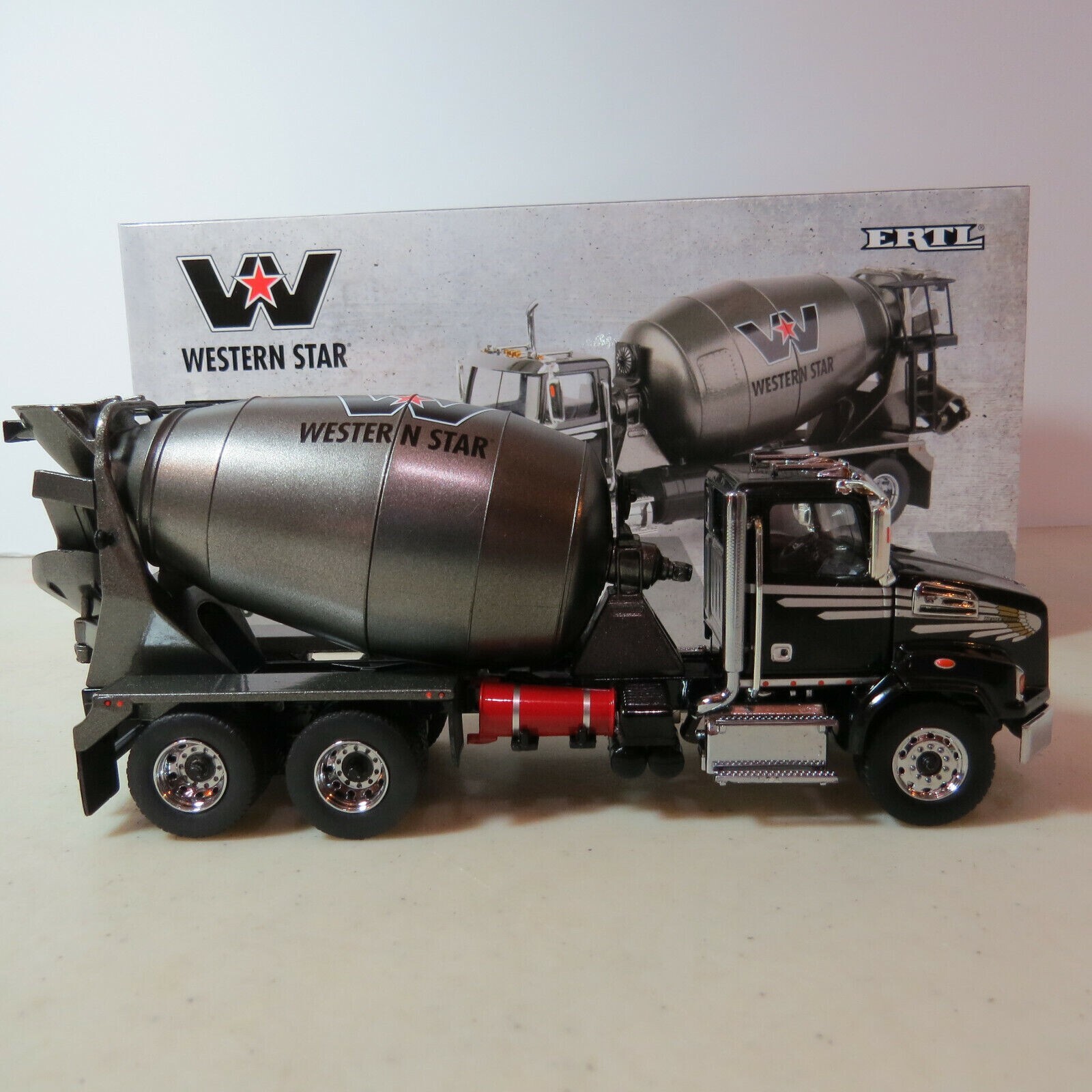 Ertl 1/50 Western Star 4700 SB Concrete Mixer Truck #16400 📌USA📌Sealed📌