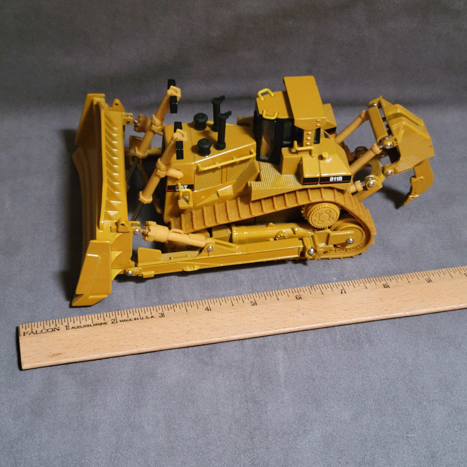 Norscot Group CAT Caterpillar D11R Track-Type Tractor Dozer, Diecast 1:50 Scale