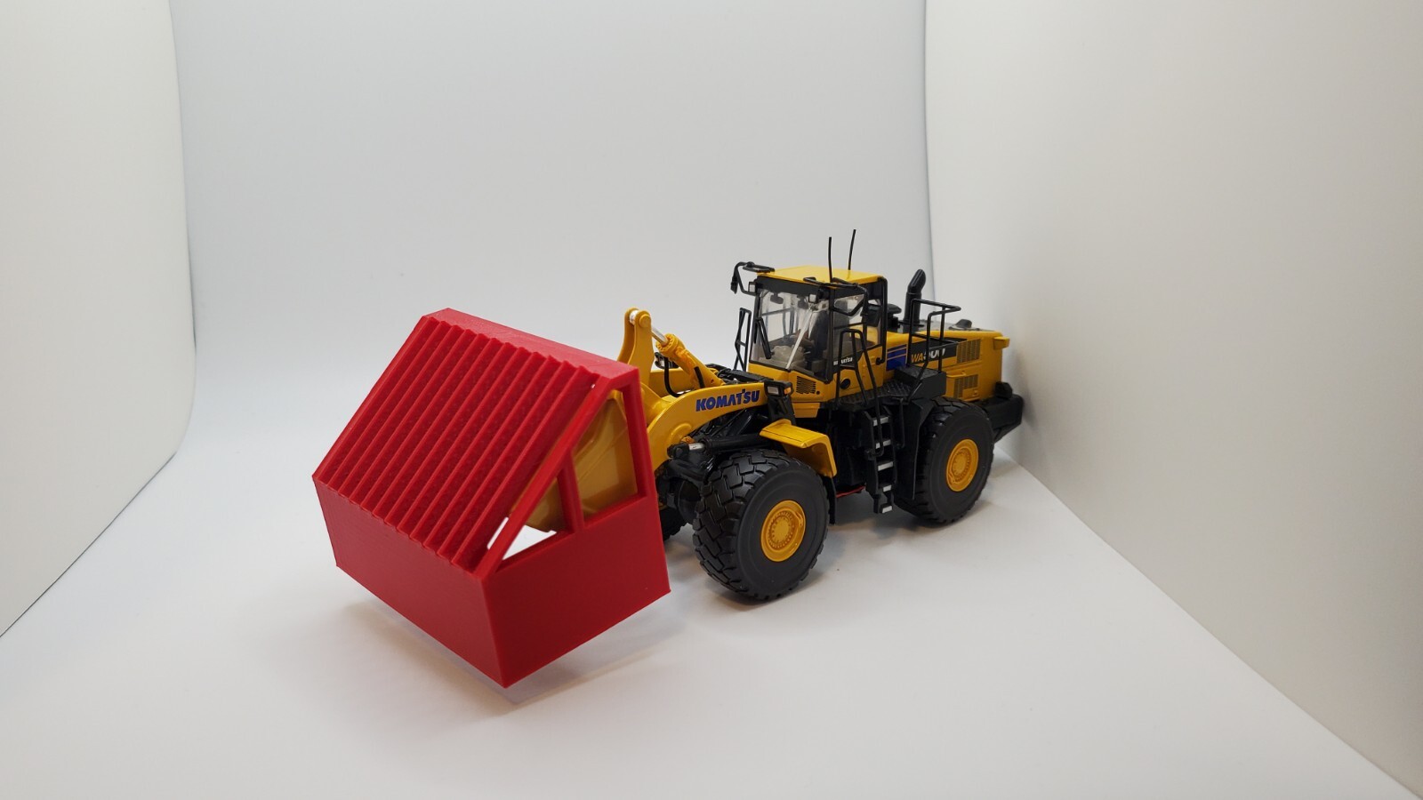 Custom 1/50 Scale Extra Large Rock Grizzly in Red