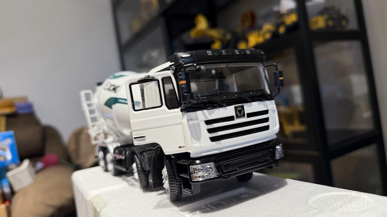 XCMG Cement Mixer Truck Diecast Model White Green Black Durable Series