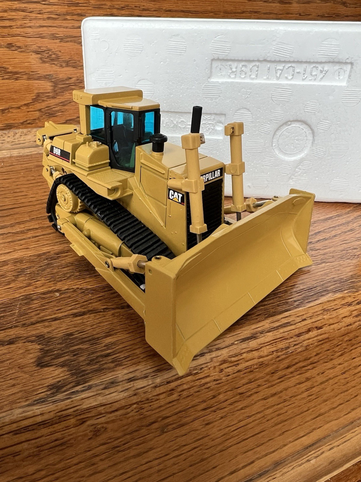 Caterpillar NZG D9R Dozer Low #152 scale 1/50 Yellow CAT D9R W/Box