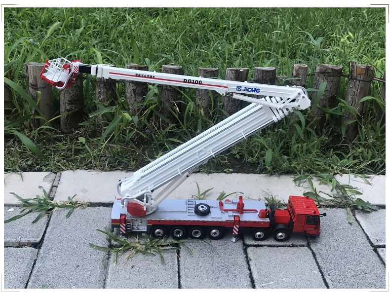XCMG DG100 Fire Truck 1/50 Mercedes Chassis Aerial Platform Rescue Model