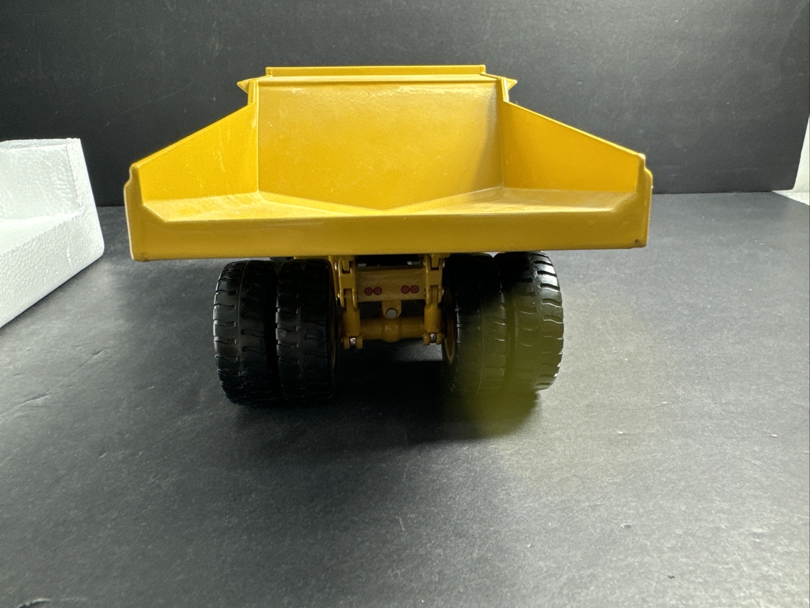 CAT CATERPILLAR 777D OFF-HIGHWAY TRUCK 1:50 SCALE MODEL – NORSCOT 55104 T121