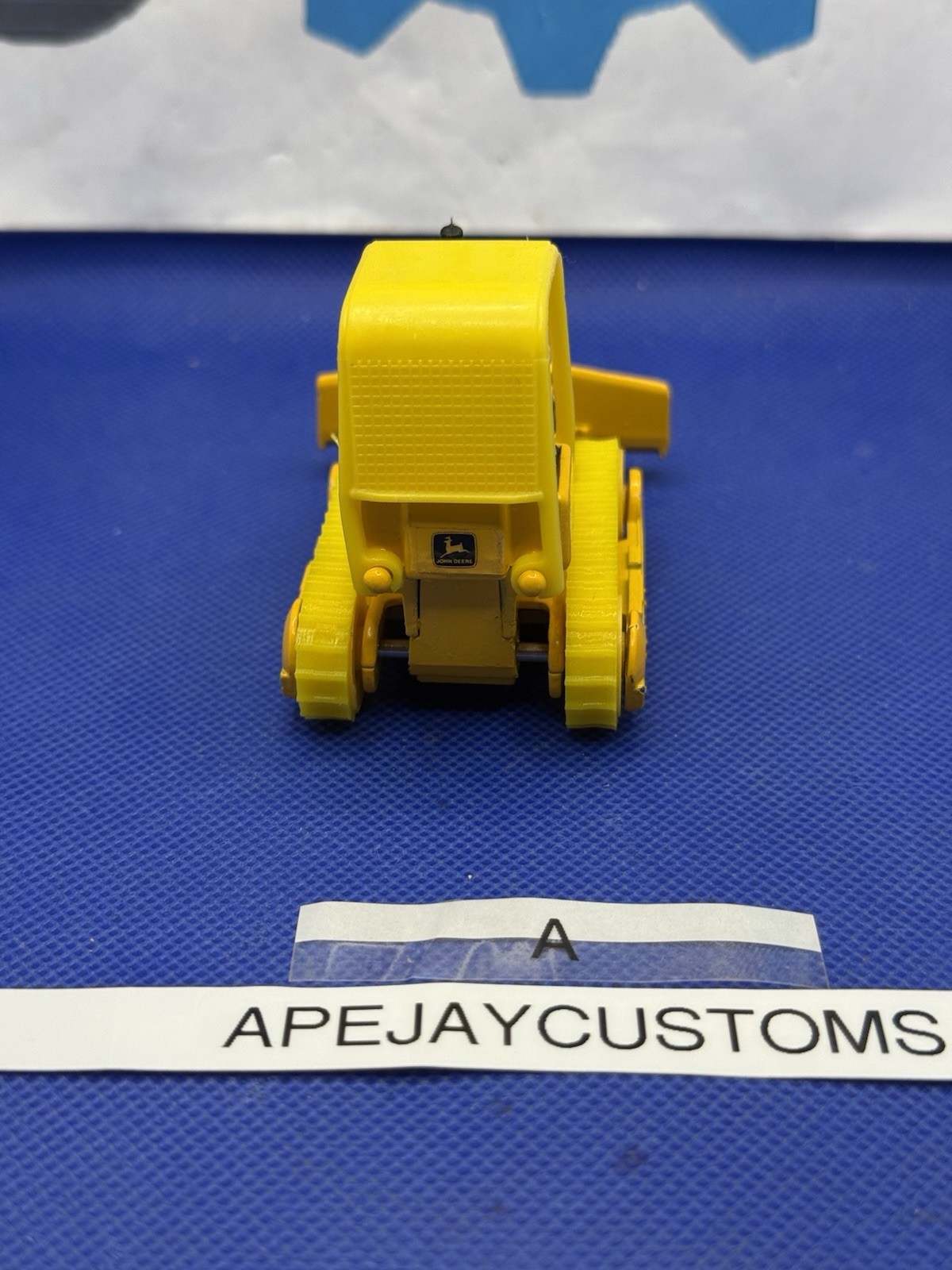 ERTL – JOHN DEERE BULLDOZER / DOZER / CRAWLER – 1/64 DIECAST MIGHTY MOVER lot A