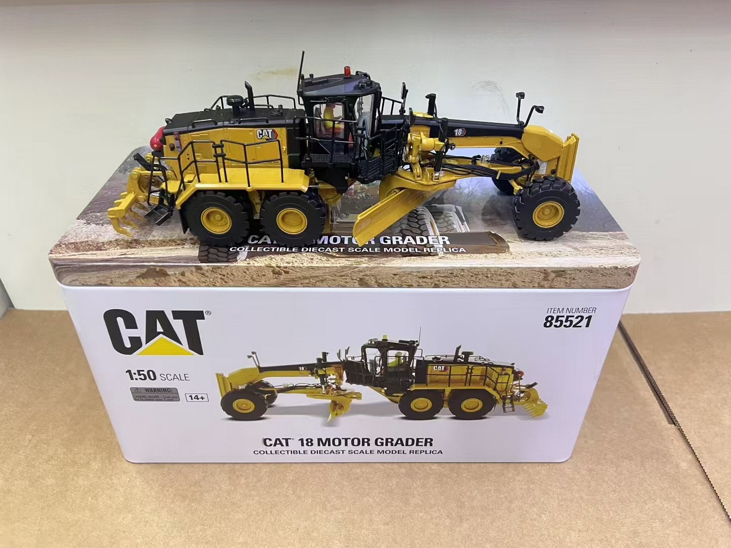 Diecast Masters 1/50 Scale CAT 18 Motor Grader Diecast Model Toy 85521