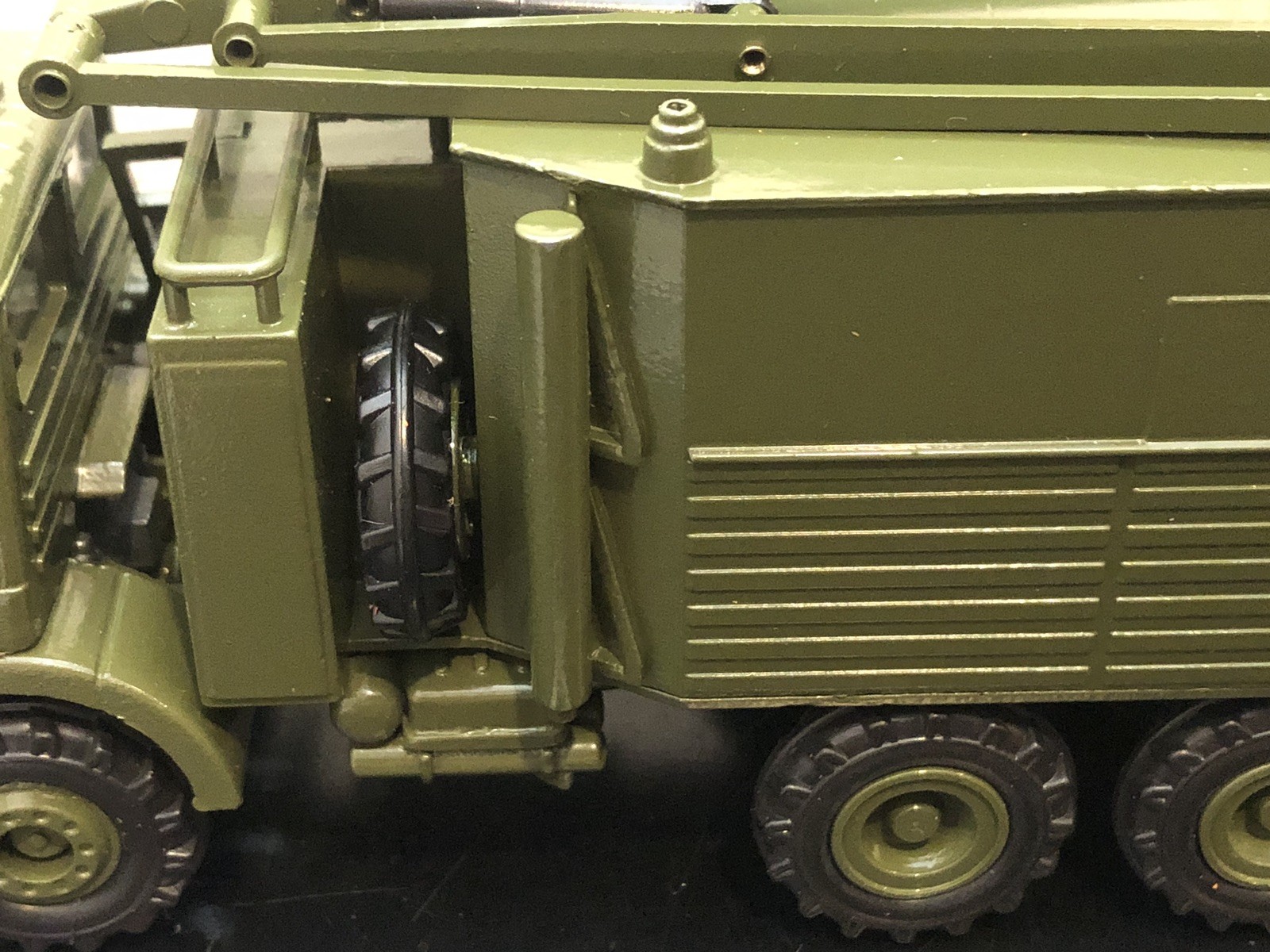 Conrad #3085 Mercedes Benz SK Ericsson Giraffe Radar Military Truck Model – 1:50