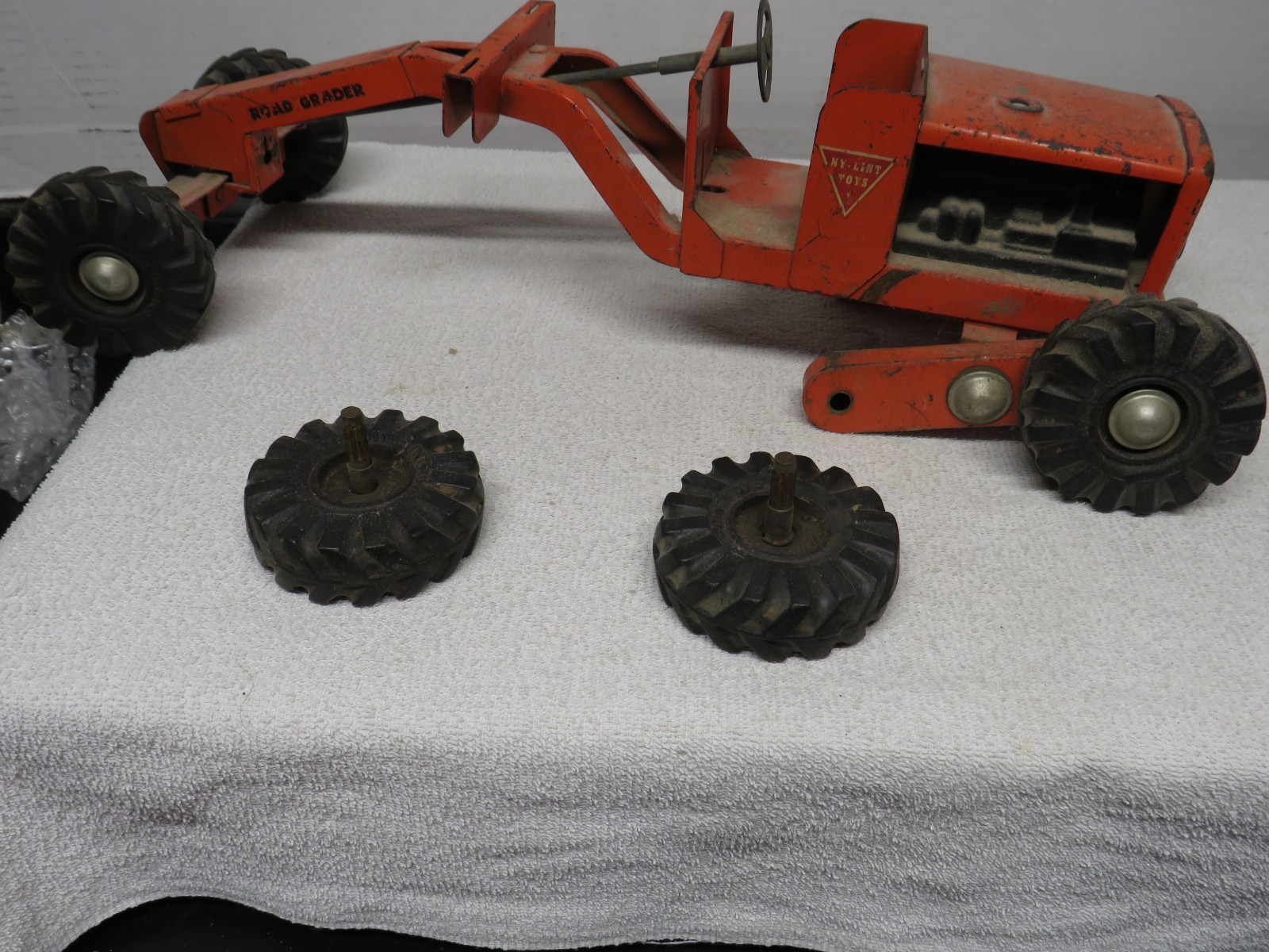 Vintage 1950’s Orange Nylint Toys Road Grader Pressed Steel Construction Vehicle