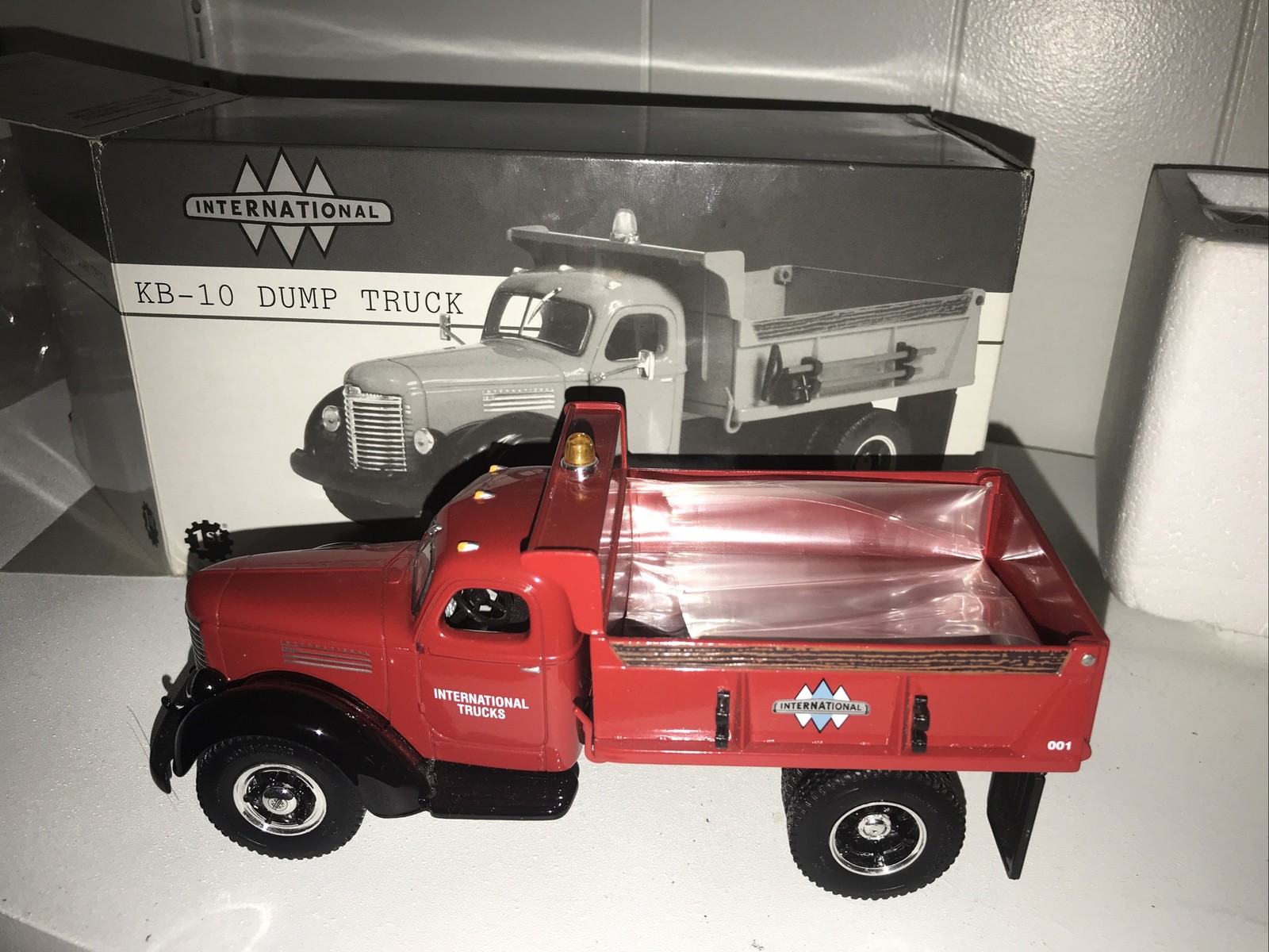 First Gear Model 19-2682 International KB-10 Red Dump Truck 1/34 Scale In Box