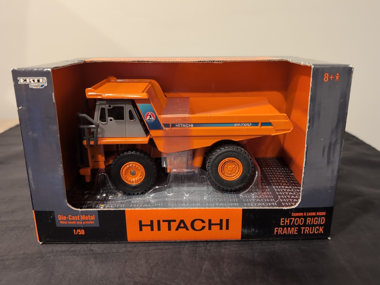 ERTL Hitachi EH700 Rigid Frame Dump Truck #15712 1:50 scale NEW Die Cast
