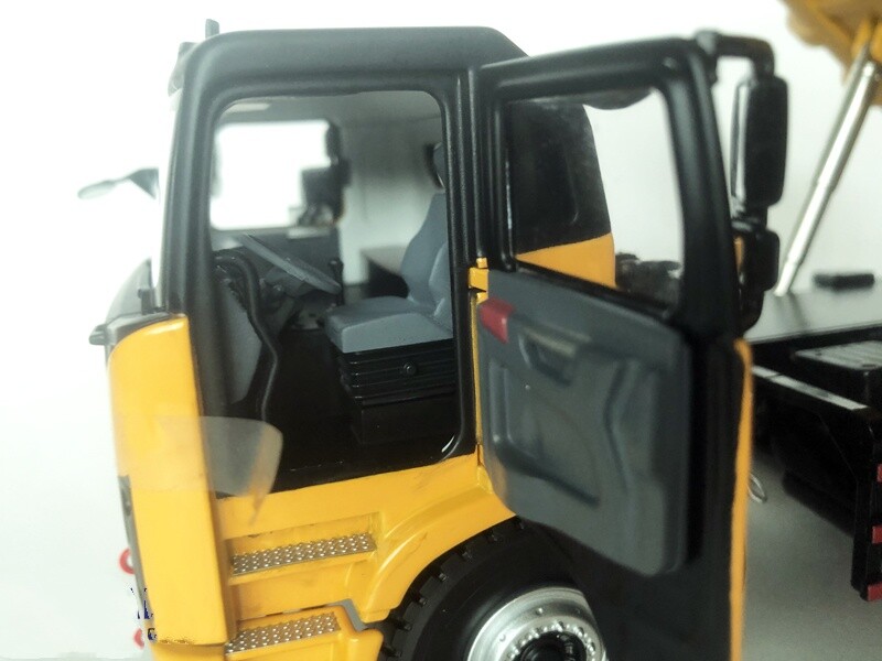 1:35 31CM SANYI SKT105S WIDE BODY DUMPTRUCK Construction Equipment Diecast Model