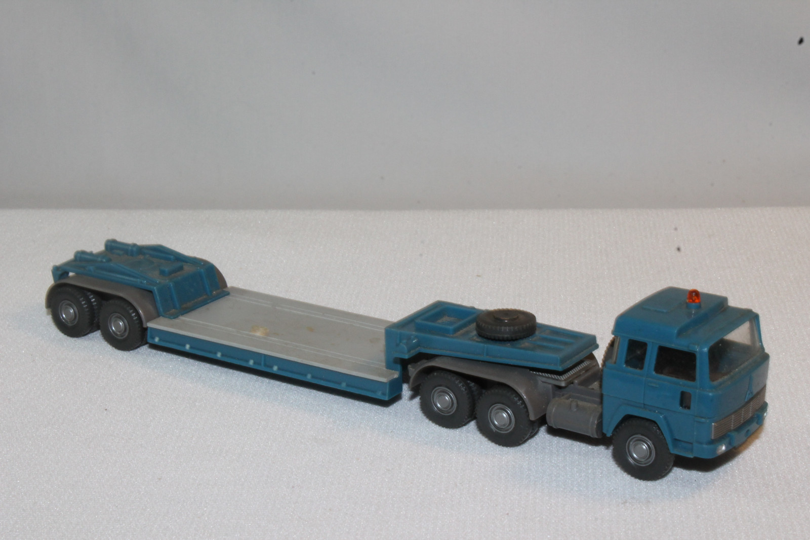 Wiking Magirus Heavy Equipment Hauler