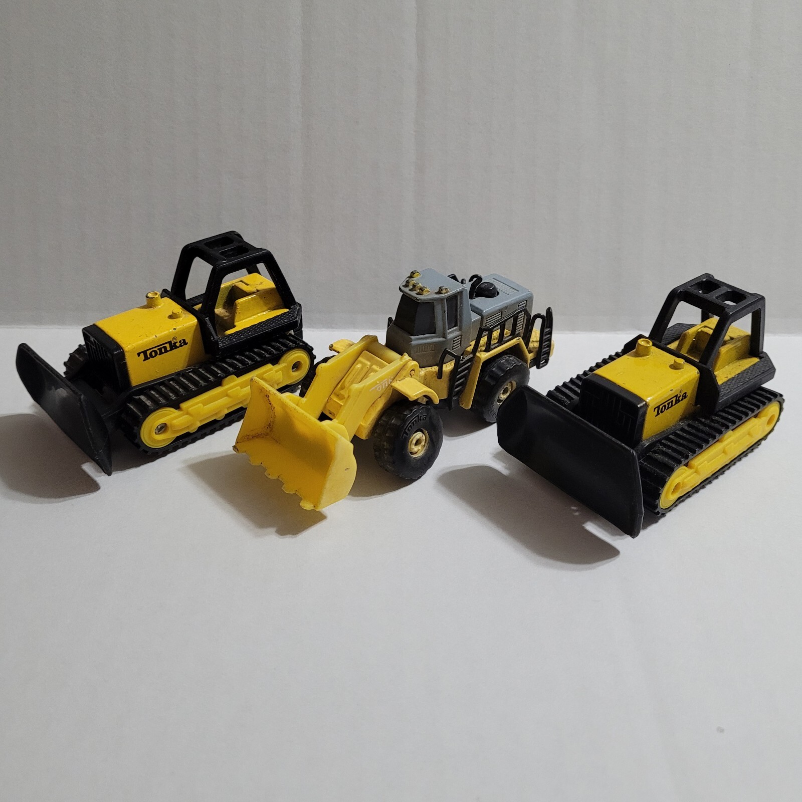 TONKA Construction Bulldozers & Front End Loader (Lot of 3) 1:64 Scale Diecast