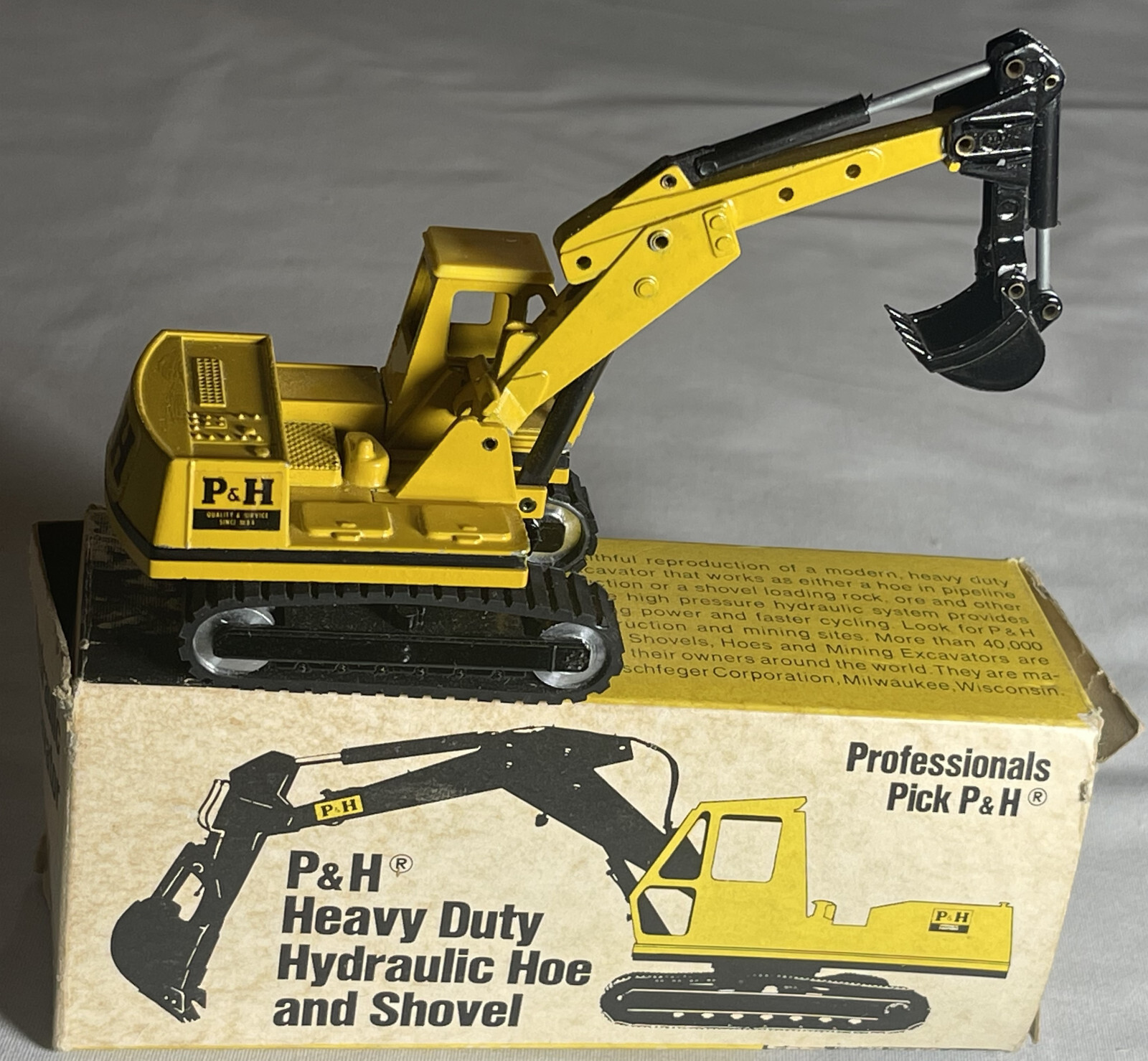 P & H HEAVY DUTY HYDRAULIC EXCAVATOR – RW MODELL ( MADE IN GERMANY )