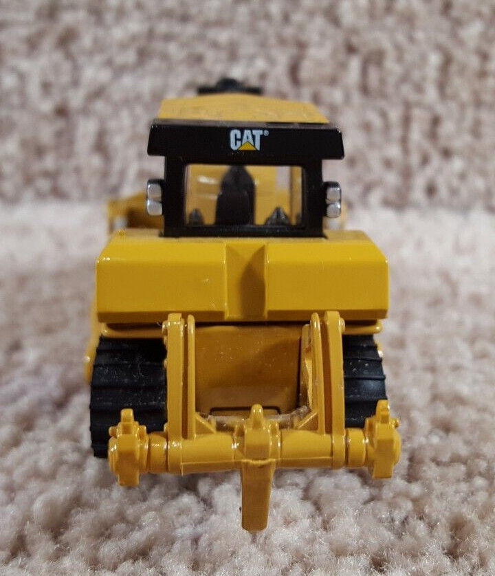 2013 Toy State Diecast 1:83 Caterpillar D7E Bulldozer Construction Equipment